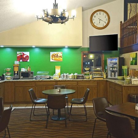 Quality Inn Atchison Екстериор снимка