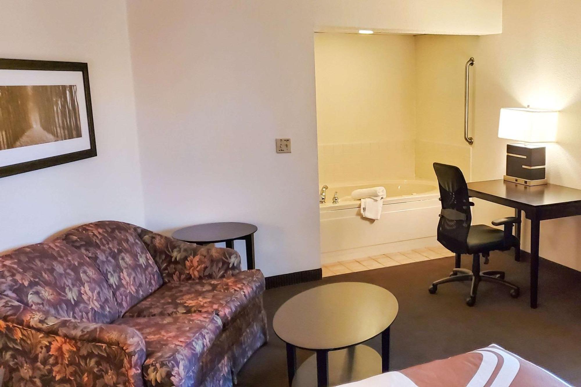 Quality Inn Atchison Екстериор снимка